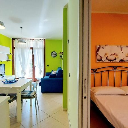 Colors Pool Apartment Μπαρντολίνο Εξωτερικό φωτογραφία