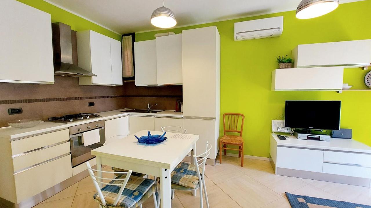 Colors Pool Apartment Μπαρντολίνο Εξωτερικό φωτογραφία