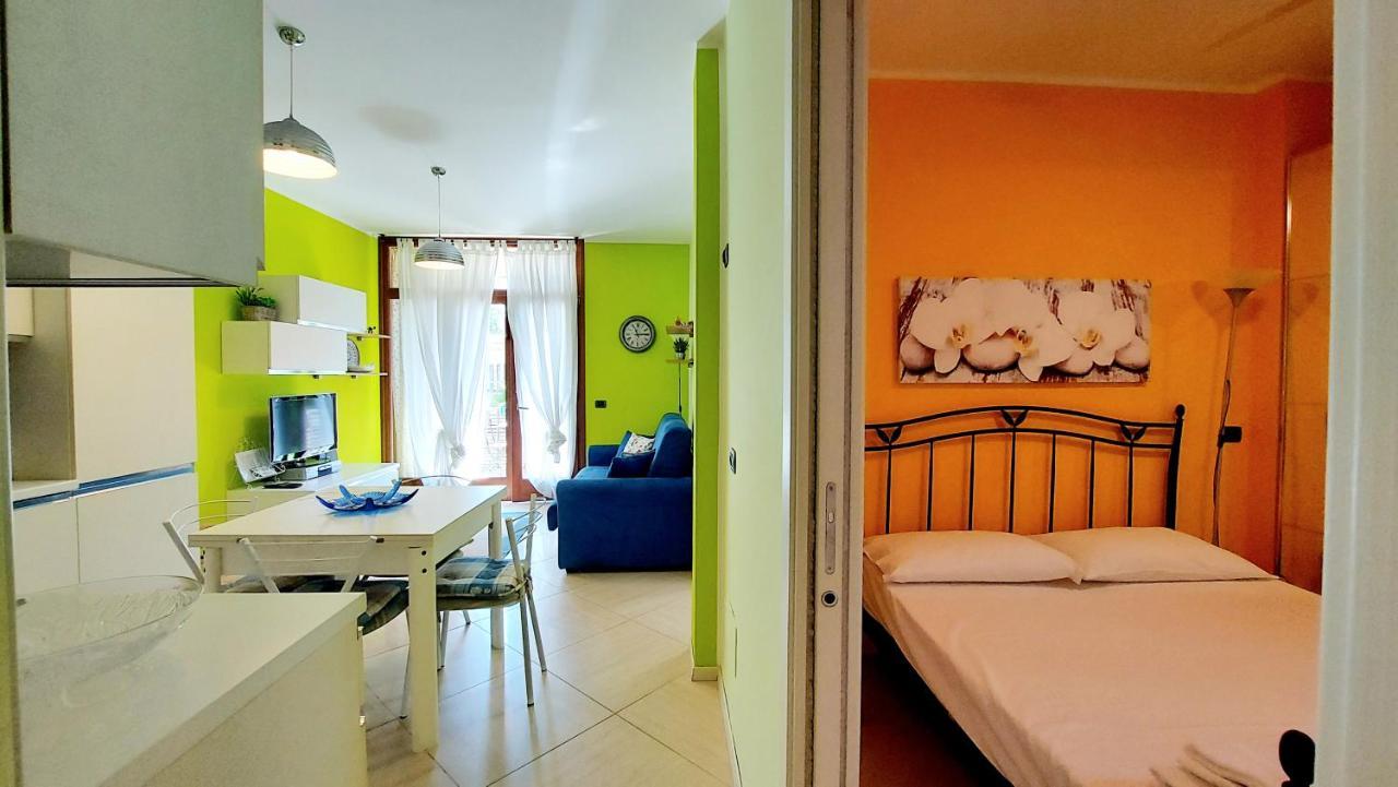 Colors Pool Apartment Μπαρντολίνο Εξωτερικό φωτογραφία