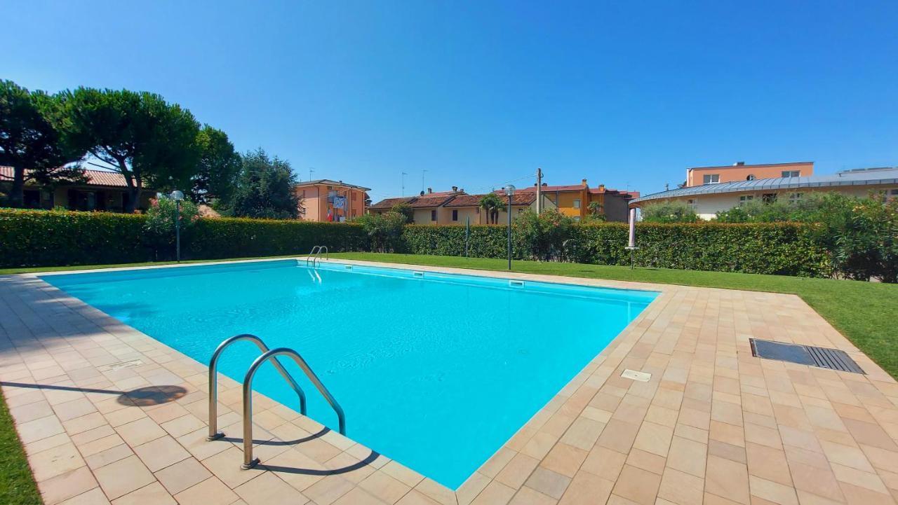 Colors Pool Apartment Μπαρντολίνο Εξωτερικό φωτογραφία