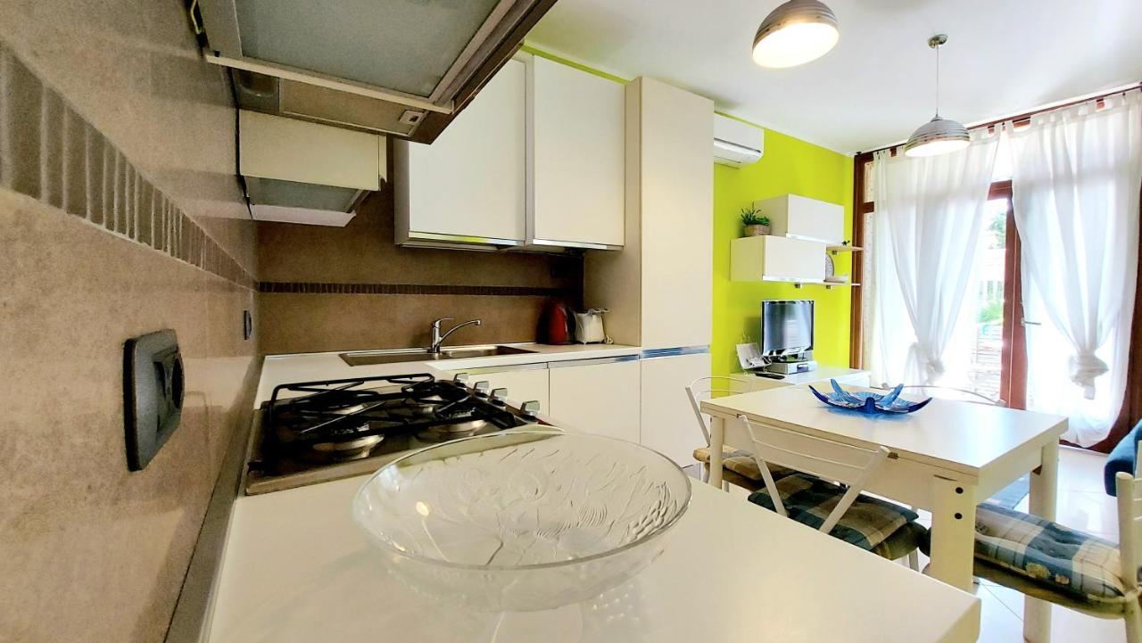 Colors Pool Apartment Μπαρντολίνο Εξωτερικό φωτογραφία