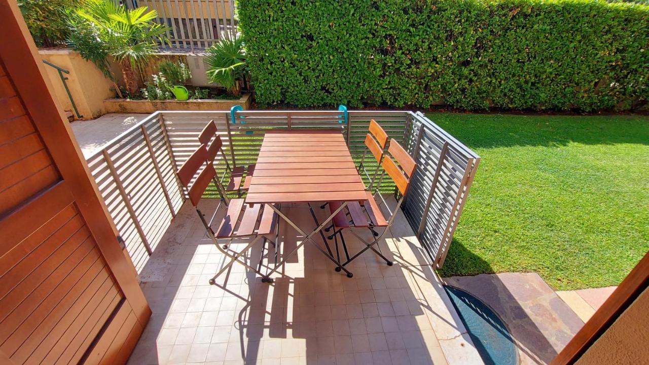 Colors Pool Apartment Μπαρντολίνο Εξωτερικό φωτογραφία