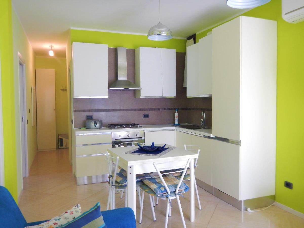 Colors Pool Apartment Μπαρντολίνο Εξωτερικό φωτογραφία